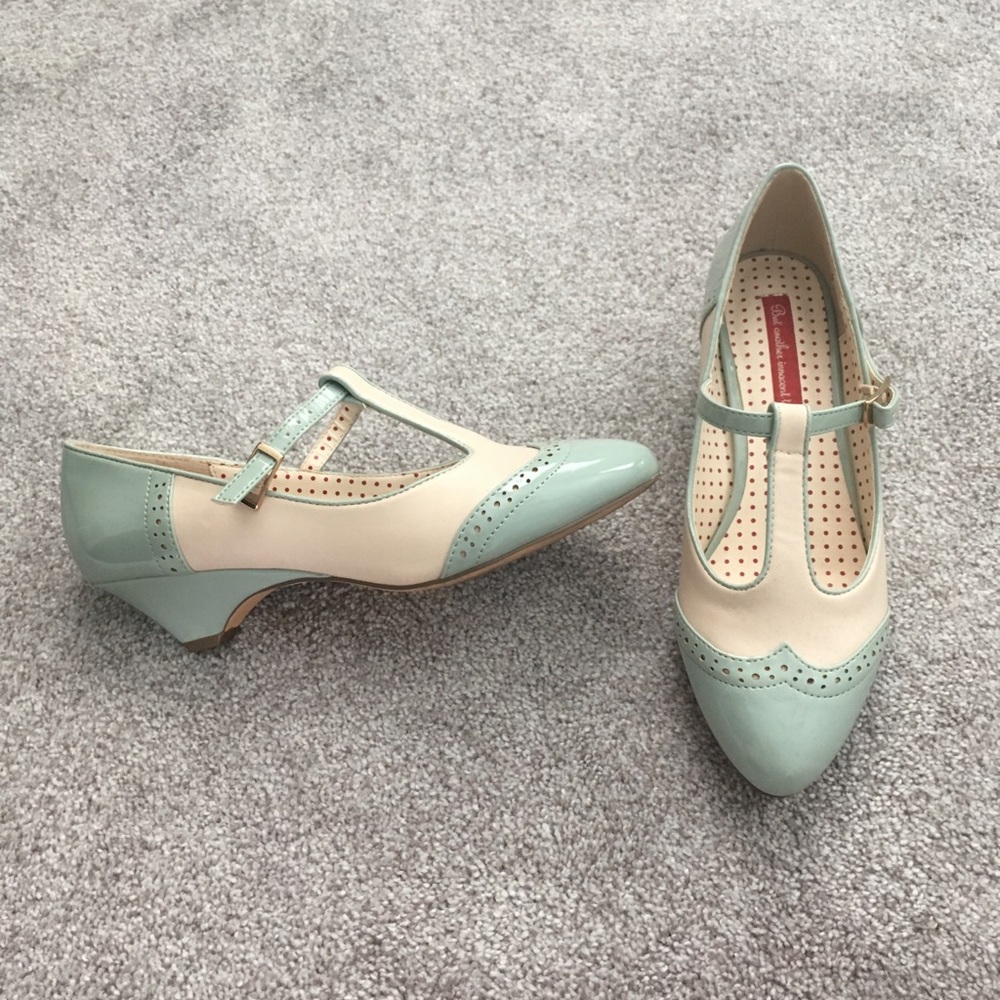 b.a.i.t. bait footwear ione mint kitten heels